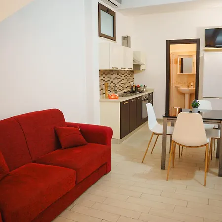 Economy With Free Parking, Unfdergound, 400 Meters From The Historic Center Of *