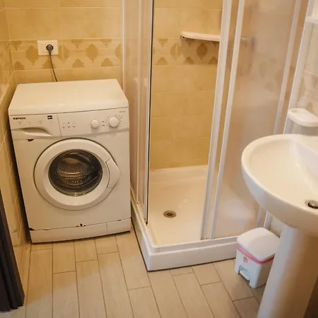 Economy With Free Parking, Unfdergound, 400 Meters From The Historic Center Of 트로페아