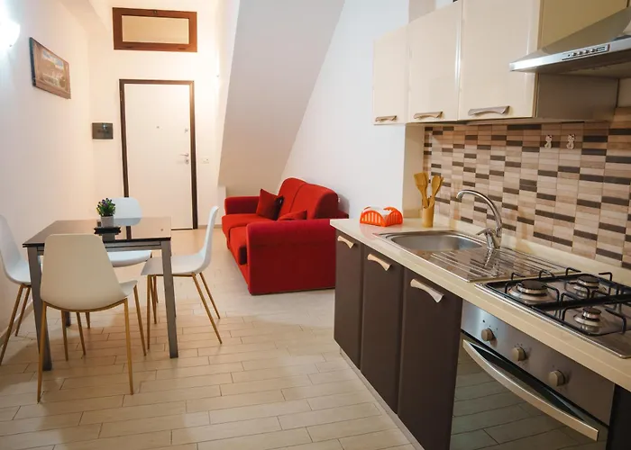 Economy With Free Parking, Unfdergound, 400 Meters From The Historic Center Of